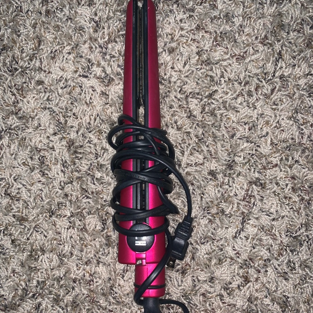 HOT tools hair straightener!